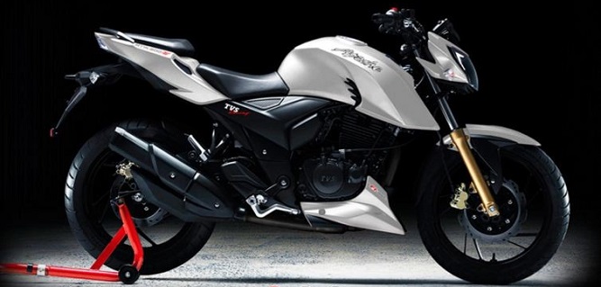 همه چیز درباره آپاچی 200 4V