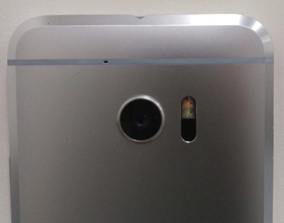 تصویری از قاب پشتی گوشی M10 HTC