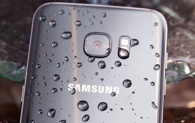 درگاه USB گلکسی S7 و S7 Edge مجهز به حسگر رطوبت است